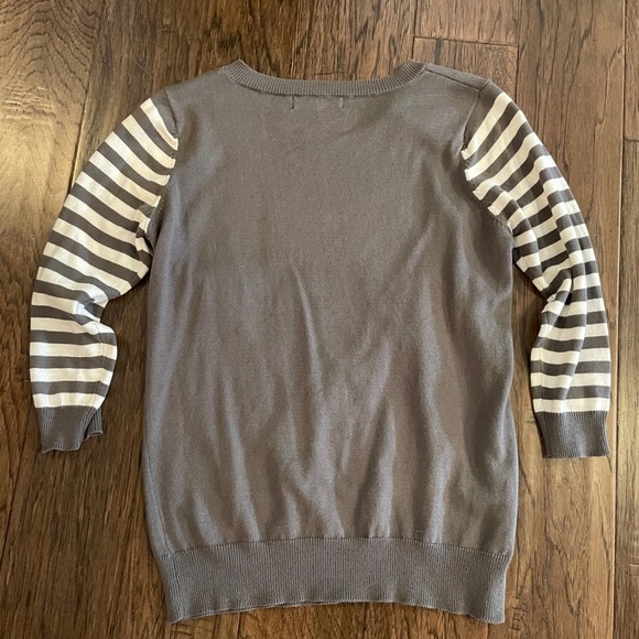 Cat Sweater - Picture 5 of 7